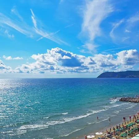 Elegance 500mt From Sea - Happy Apartment Alassio